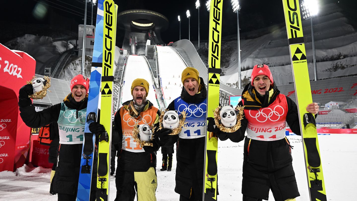 Bronze im Team-Springen (v.l.n.r.): Stephan Leyhe, Markus Eisenbichler, Karl Geiger, Constantin Schmid