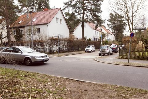An der Straße Quermatenweg, Ecke Ithweg in Berlin-Zehlendorf wurde Peter Lorenz entführt