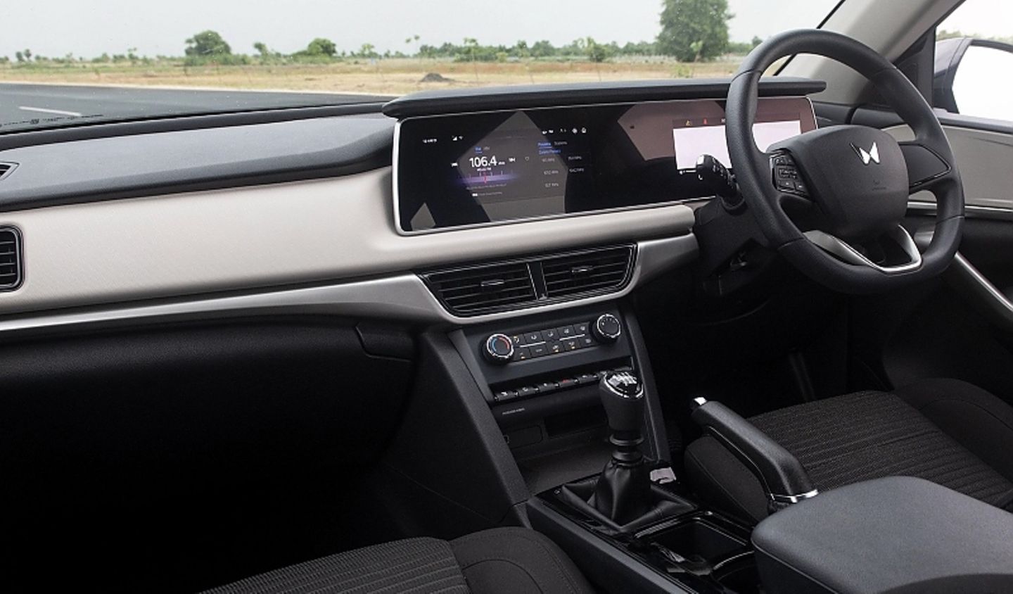 Mahindra XUV 700