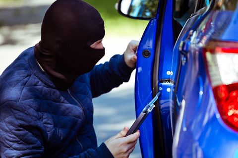 Einbrecher klaut Auto mit einem Tablet