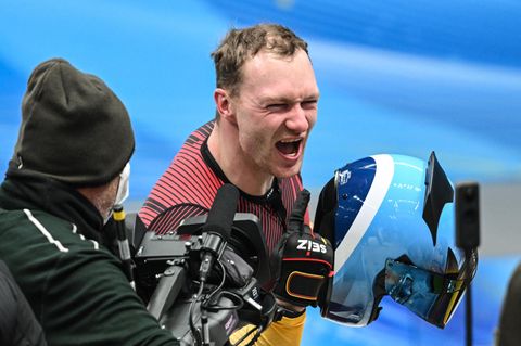 Francesco Friedrich aus Deutschland jubelt über Gold