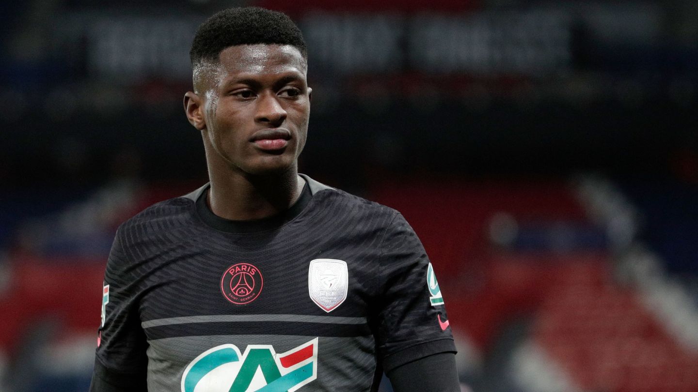 PSG probably want to sign Nuno Mendes for 40 million euros