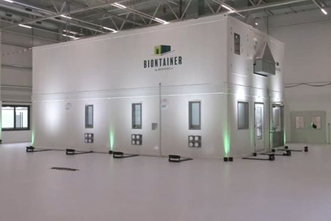 Video: BioNTech liefert Impfstoff-Produktionsanlagen nach Afrika