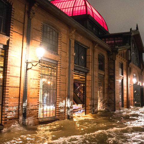 Sturm in Deutschland: Orkan "Ylenia" fegt über Deutschland - Hochwasser in Hamburg