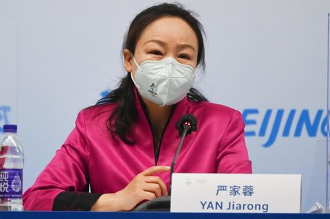 "Darf ich noch einige ergänzende Bemerkungen machen?": Chinas Olympia-Sprecherin Yan Jiarong, hier bei einer Pressekonferenz Anfang Februar in Peking.
