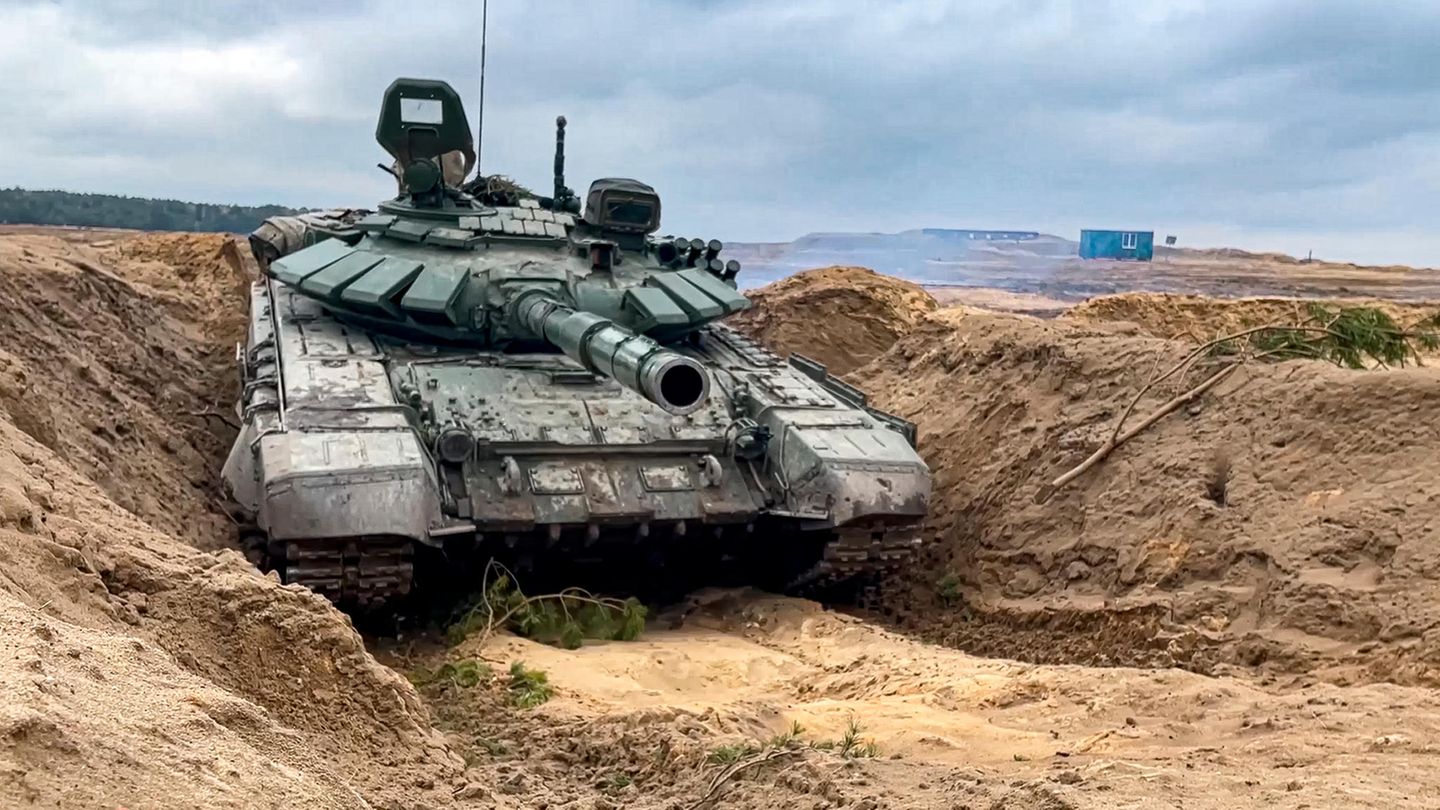 Russische Panzer werden zurück in ihre Stützpunkte beordert