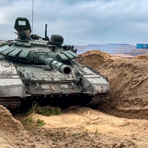 Russische Panzer werden zurück in ihre Stützpunkte beordert