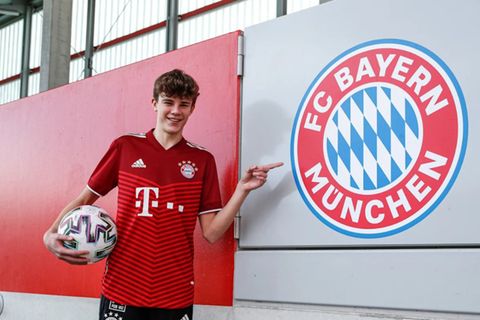 Jonathan Asp Jensen FC Bayern 17022022