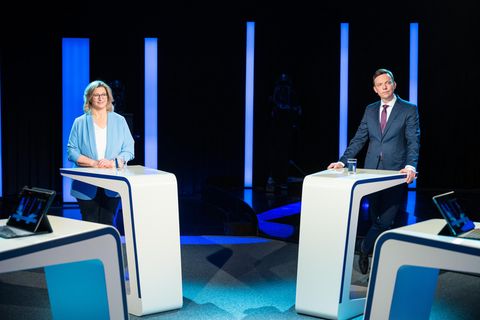 Im TV-Duell: Anke Rehlinger (SPD), stellvertretende Ministerpräsidentin, und Ministerpräsident Tobias Hans (CDU)