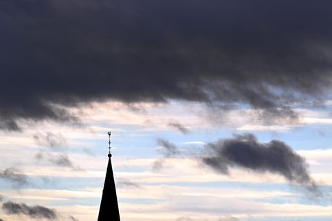 Sturm Zeynep Dunkle Wolken