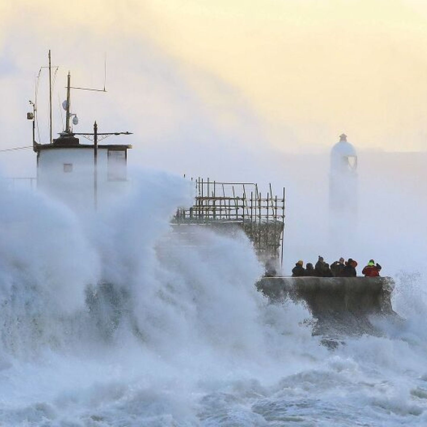 Sturm in England: London ruft wegen Lebensgefahr Alarmstufe Rot aus |  STERN.de