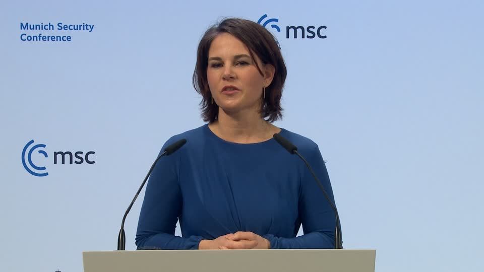 Video: Baerbock: Sanktionen gegen Russland wären "präzedenzlos" Video: Baerbock: Sanktionen gegen Russland wären "präzedenzlos"