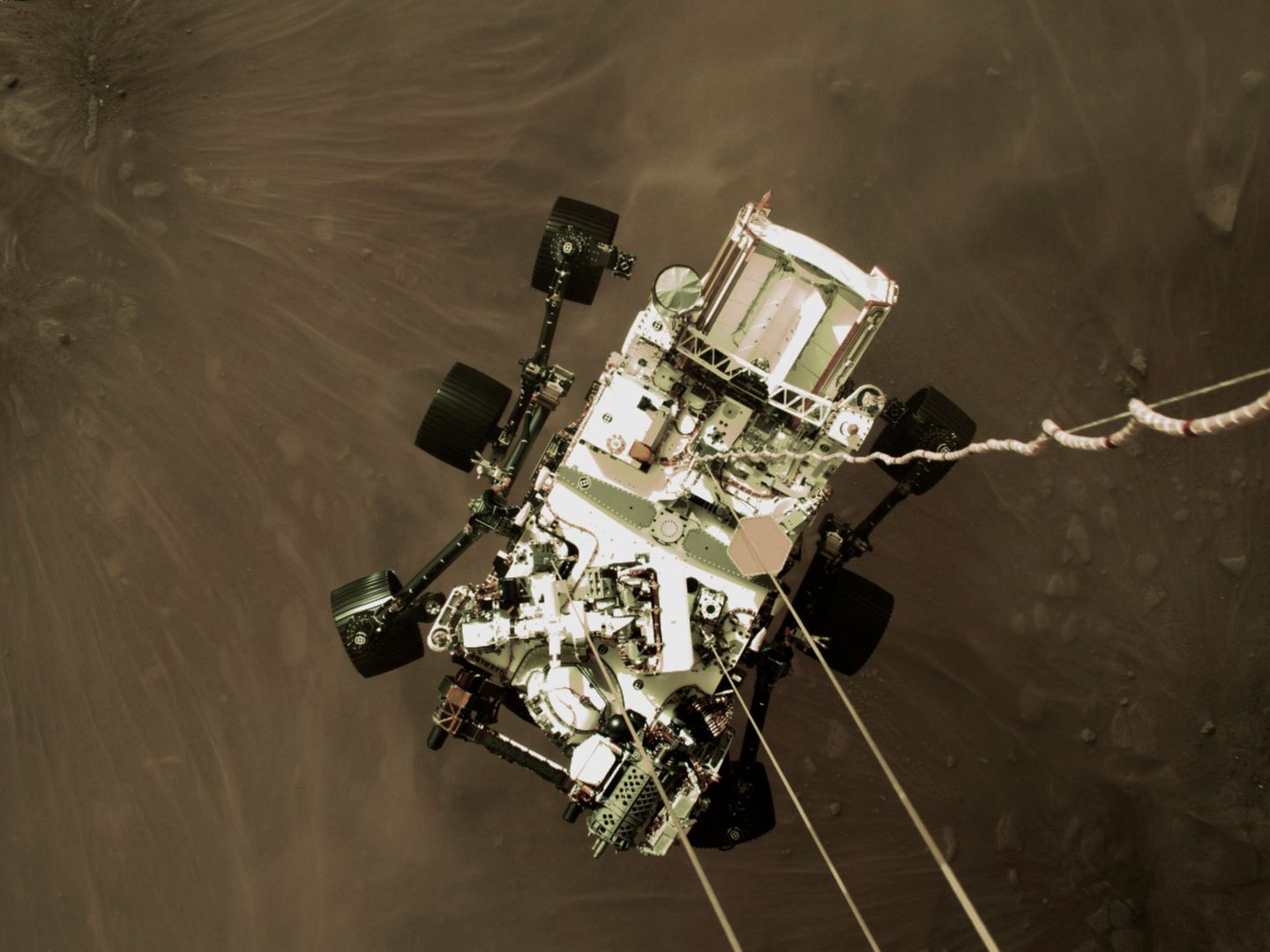 Mars Rover Perseverance kurz vor dem Aufsetzen auf der Mars Oberfläche