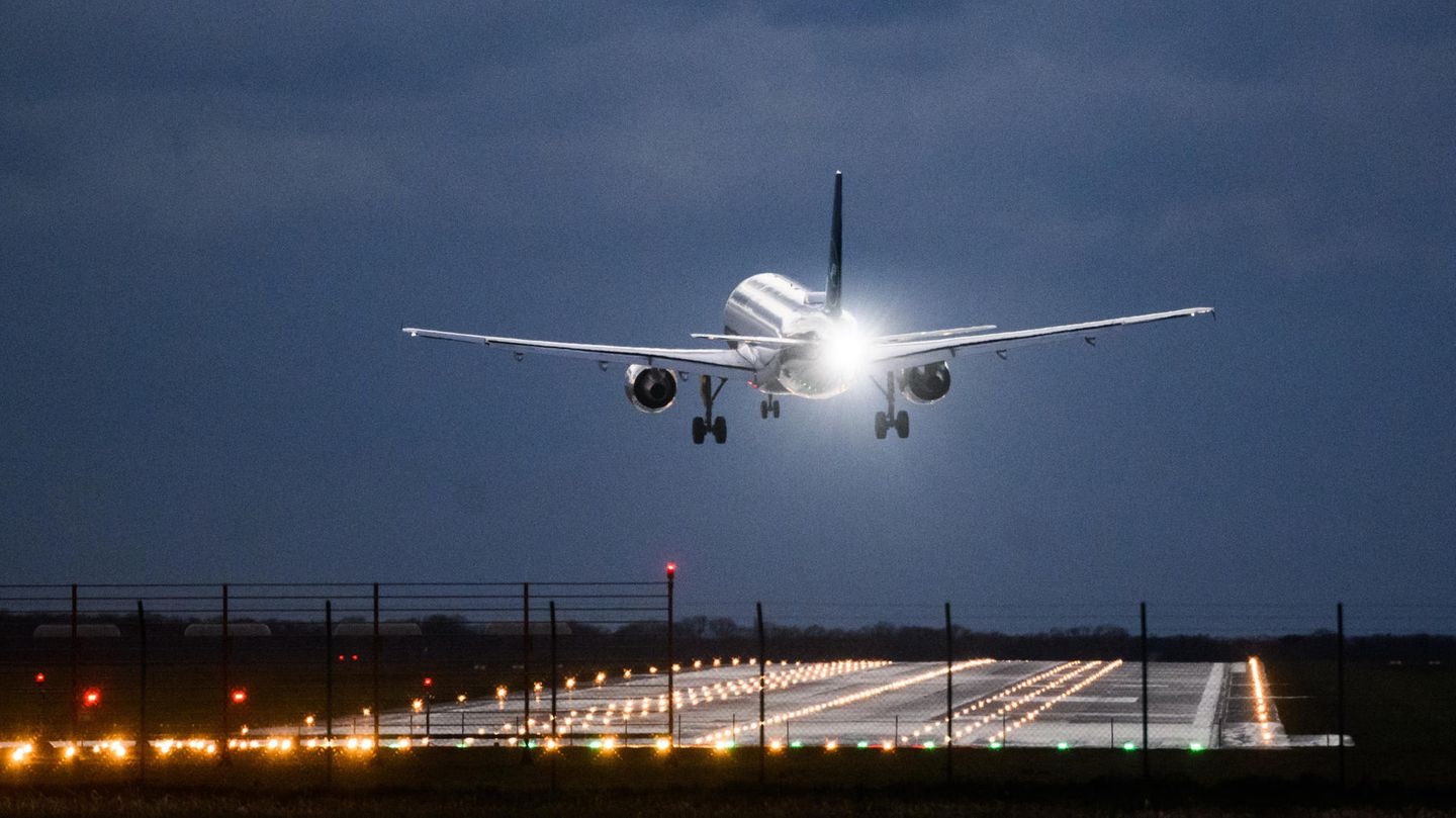 Flugzeug bei Landung