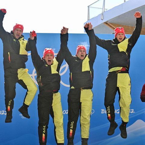 Gold im Viererbob: Francesco Friedrich und seine Anschieber Alexander Schüller, Thorsten Margis und Candy Bauer