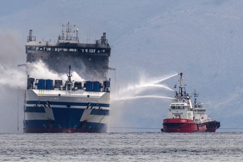 Euroferry Olympia vor Korfu