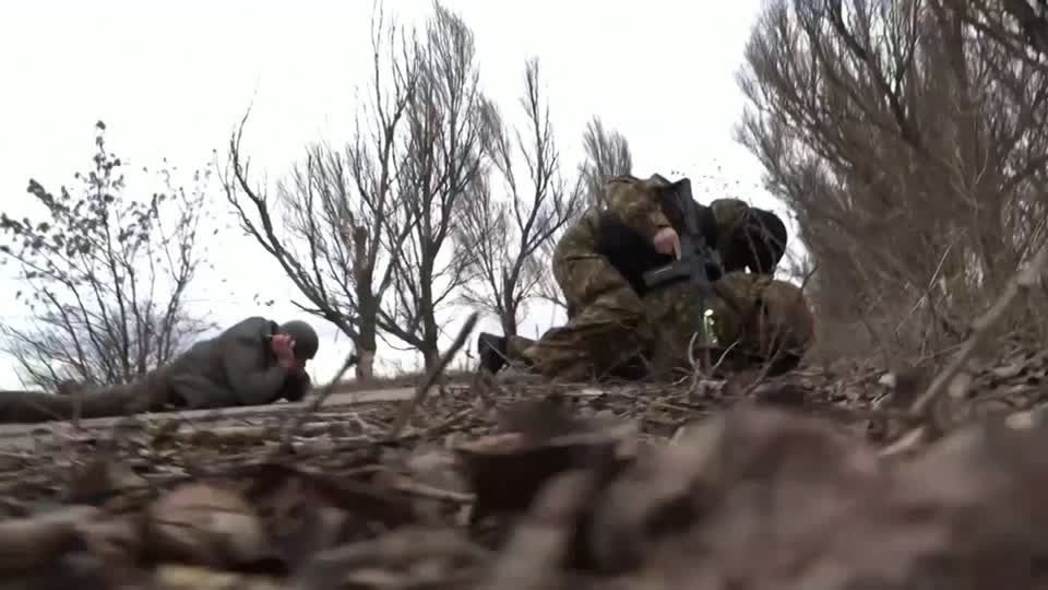 Video: Zahl der Explosionen in der Ost-Ukraine steigt Video: Zahl der Explosionen in der Ost-Ukraine steigt