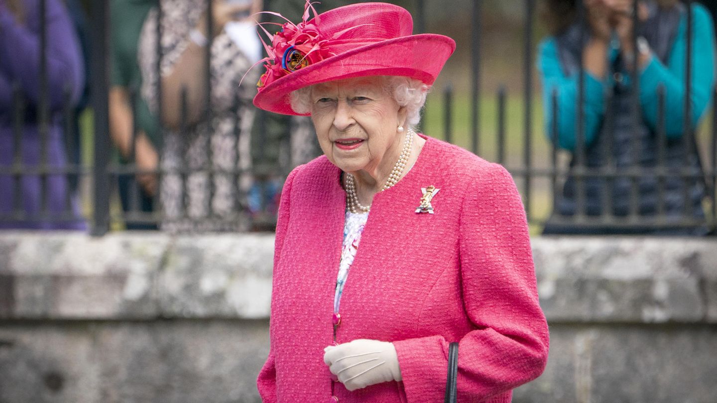 Queen Elizabeth II: Queen has been infected with the corona virus