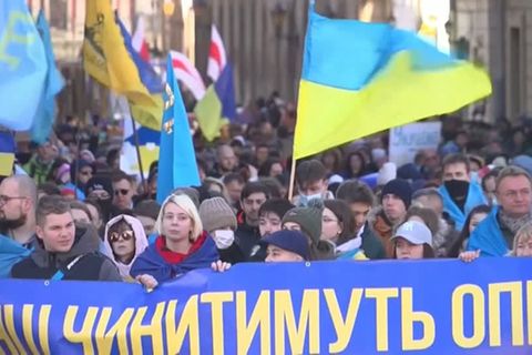 Video: Demonstrationen gegen Kriegsgefahr in der Ost-Ukraine
