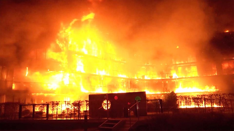 Drei Verletzte bei Großbrand in Essen