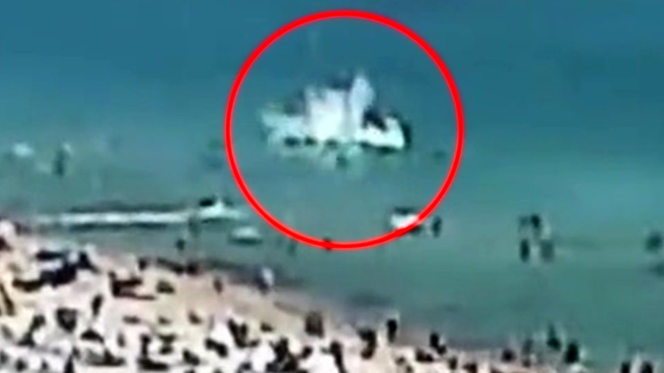 Hubschrauber-Absturz: Helikopter stürzt am Strand von Miami ins Wasser