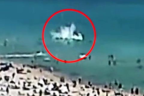 Hubschrauber-Absturz: Helikopter stürzt am Strand von Miami ins Wasser