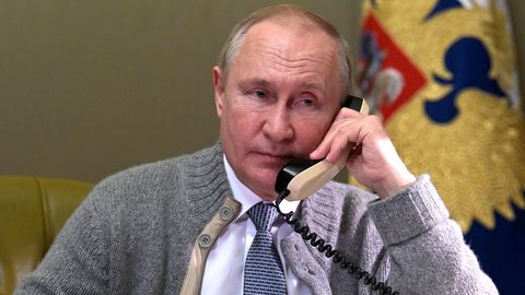 Wladimir Putin, Präsident von Russland, spricht per Telefon
