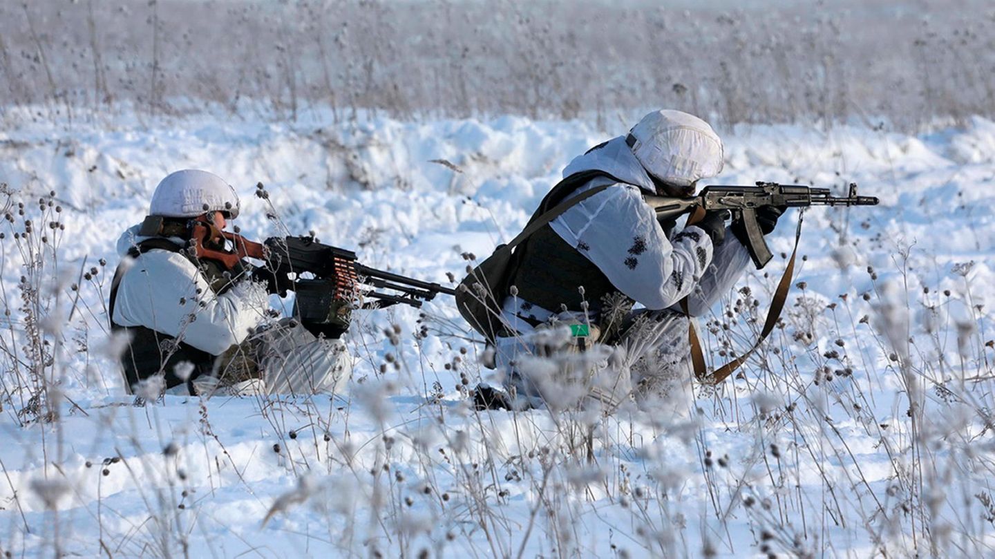 Ukraine crisis: “saboteurs” killed – Putin dampens summit hopes
