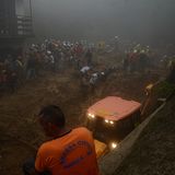 Zivilschutz sucht nach Opfern