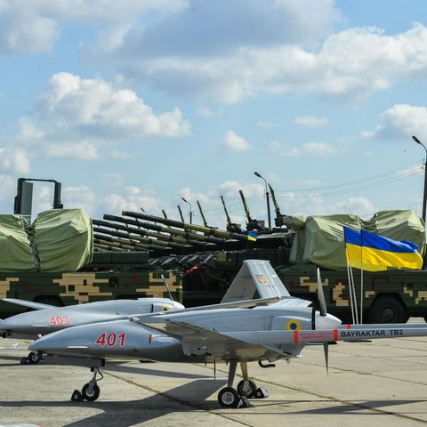 Bayraktar TB2 Drohne auf einer militärischen Basis in der Ukraine