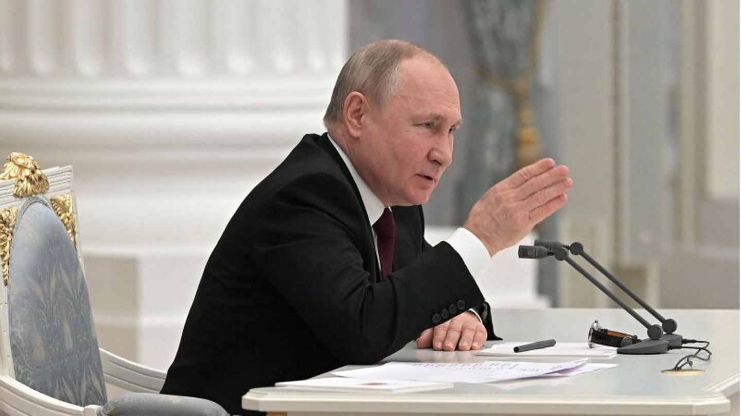 Rede an die Nation : Mit diesem Theater verhöhnt Putin die Welt – und erteilt sich selbst die Erlaubnis zum Einmarsch
