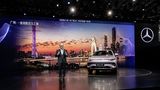 Jan Madeja Präsident CEO Beijing Mercedes Benz Sales Service stellt den neuen Denza X vor