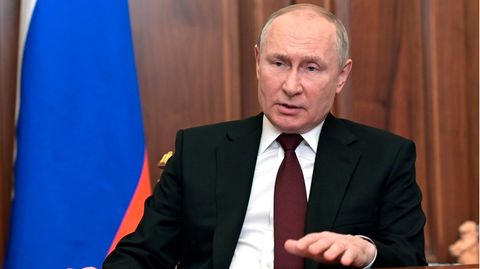 Eskalation in der Ukraine-Krise: Russlands Präsident Wladimir Putin erkennt die Unabhängigkeit der Separatistenregionen an