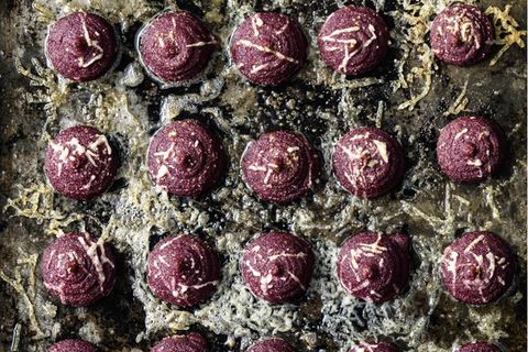 Rote-Bete-Gnocchi mit Mohnbutter