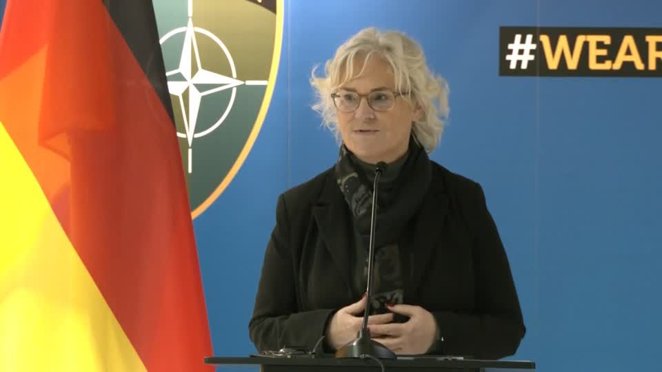 Video: Lambrecht bereit zur Entsendung weiterer Soldaten an die Ostflanke Video: Lambrecht bereit zur Entsendung weiterer Soldaten an die Ostflanke
