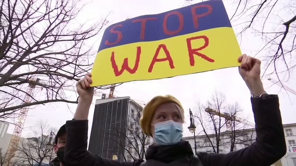 Video: Hunderte Pro-Ukraine-Demonstranten in Berlin Video: Hunderte Pro-Ukraine-Demonstranten in Berlin
