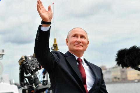 Wladimir Putin bei einer Marineparade im Juli 2021