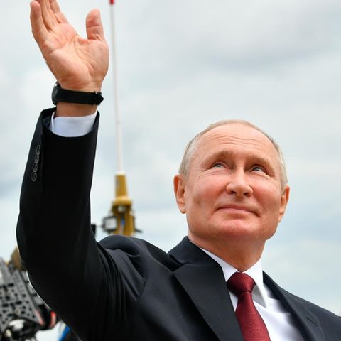 Wladimir Putin bei einer Marineparade im Juli 2021