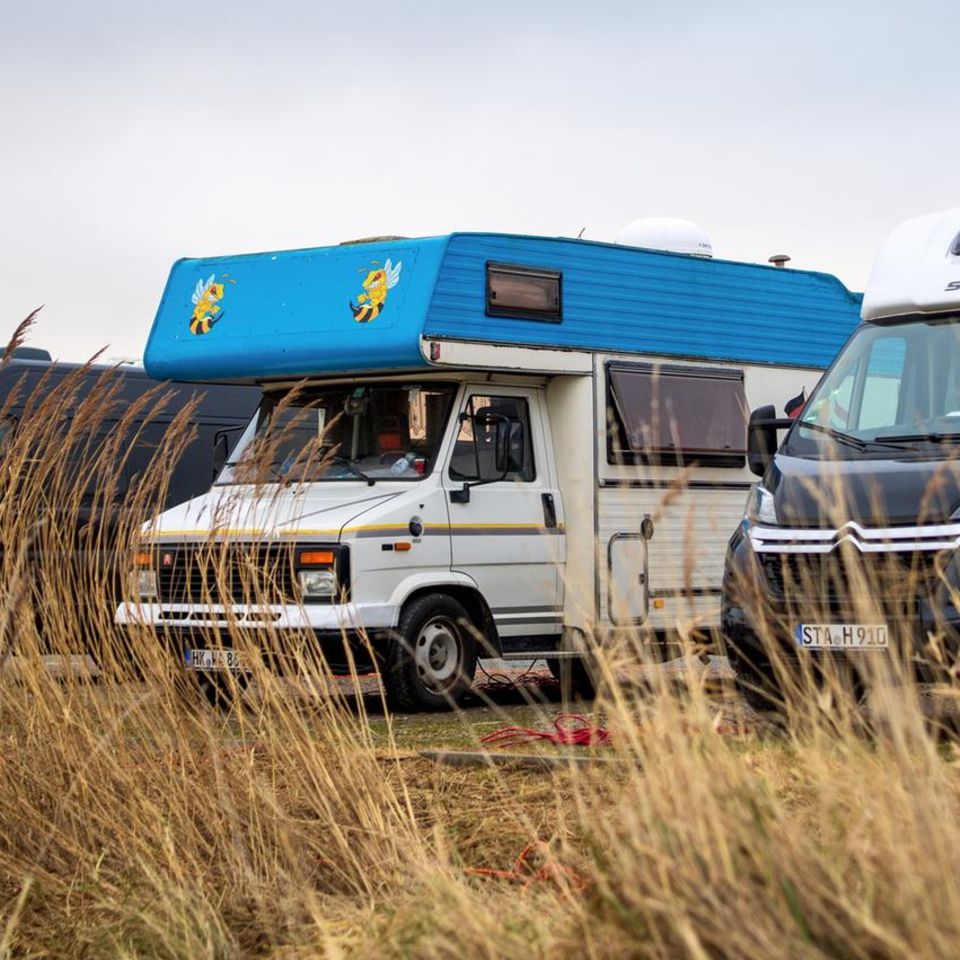 Wohnmobile am Meer