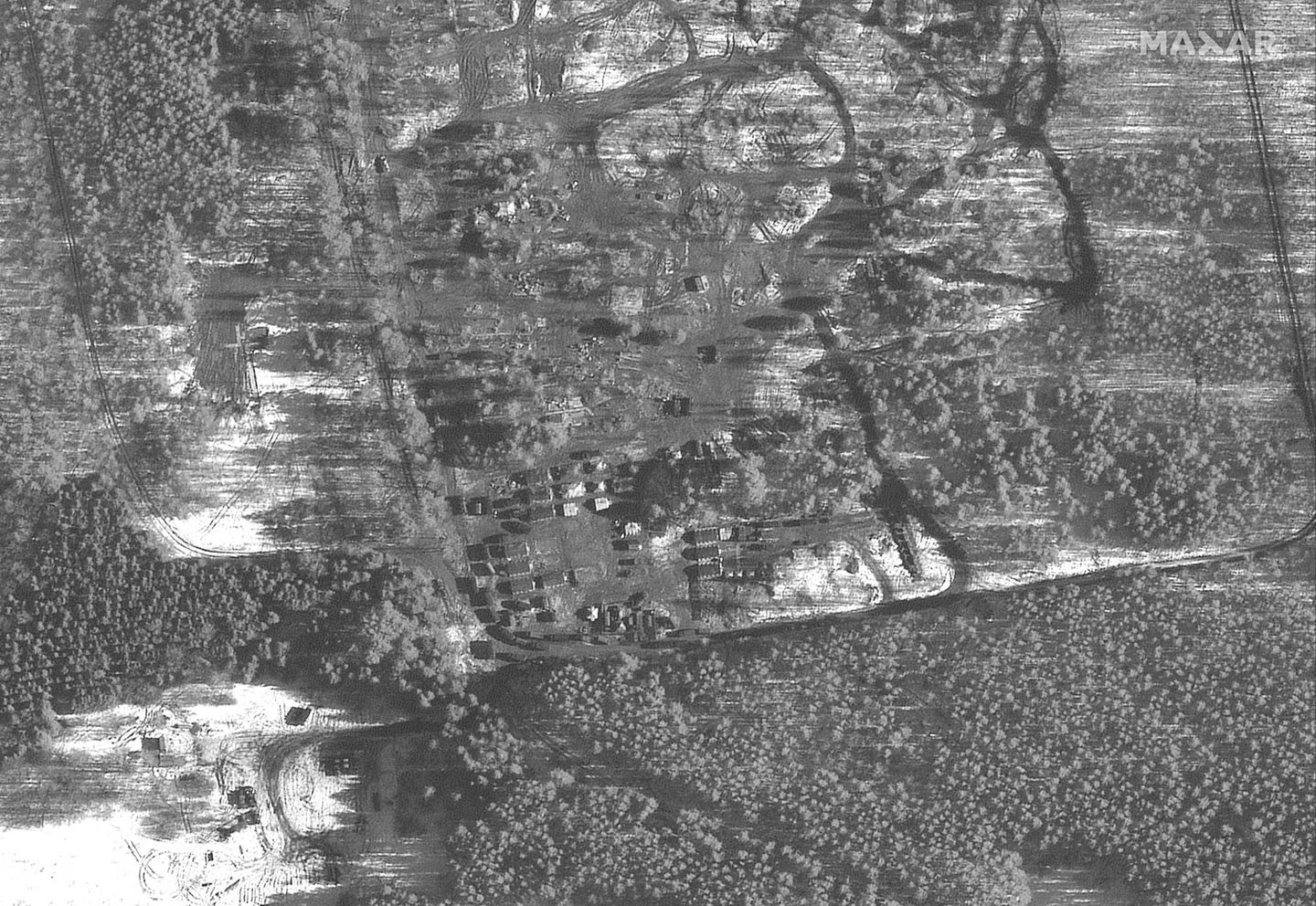 Dieses Maxar-Satellitenbild soll Truppenzelte und ein Wohngebiet in Potschep in Westrussland zeigen