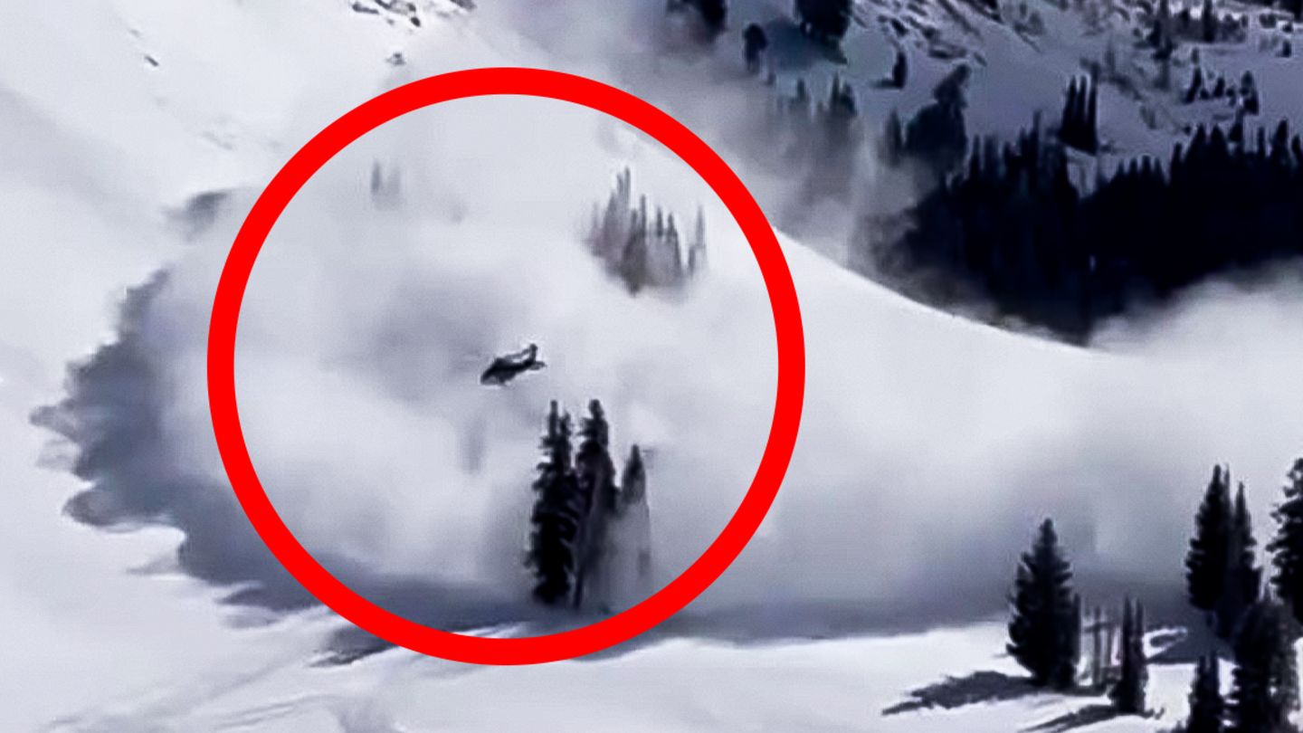 Crash In The Usa Two Black Hawk Helicopters Crash In A Ski Area Almshaheer