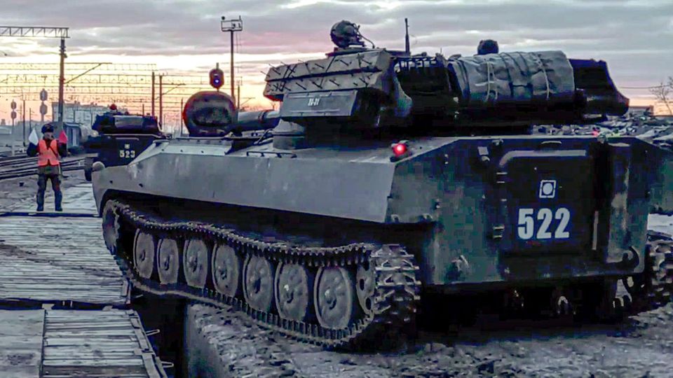 Ein russischer Panzer bei einer Übung in der Nähe der Ukraine