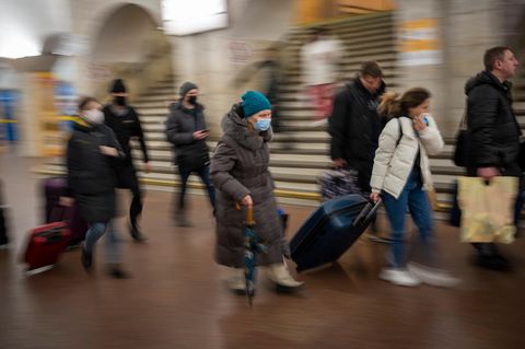 Ukrainer verlassen Kiew