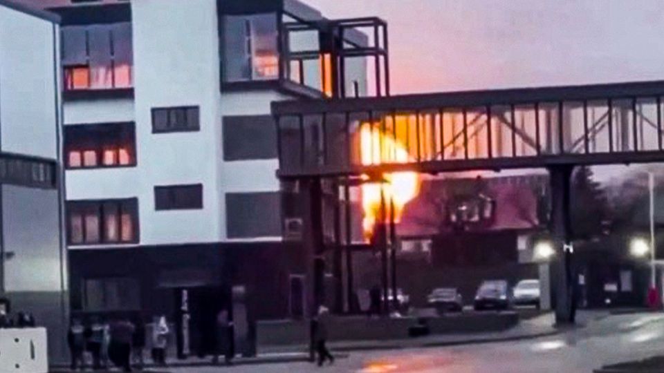 Ukraine: Video soll Angriff auf Flughafen zeigen – unweit der Grenze zu Polen Ukraine: Video soll Angriff auf Flughafen zeigen – unweit der Grenze zu Polen