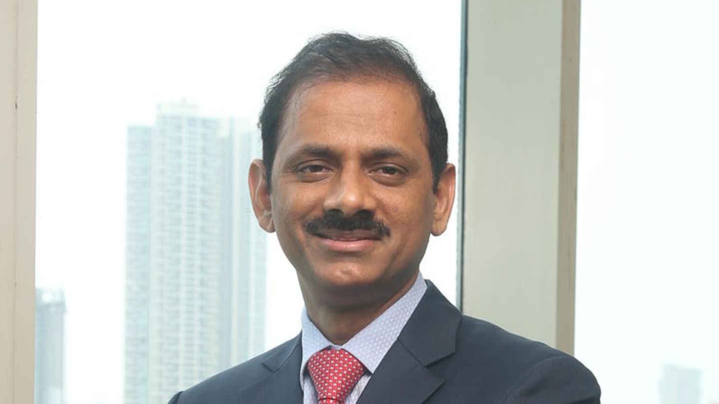 Crazy action: Indian banker gives away fortune to chauffeur and fitness trainer