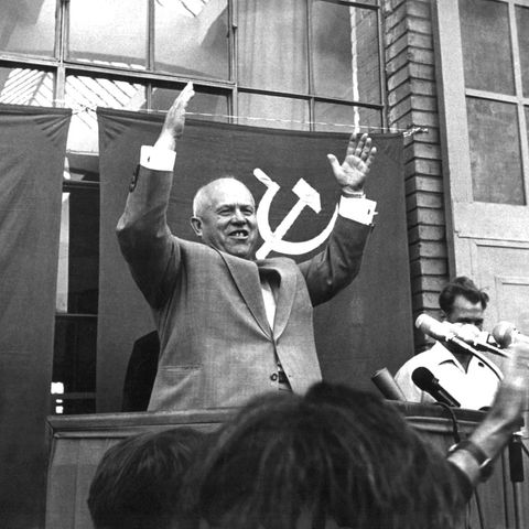 Geschichte Russlands: Chruschtschow bei einer Rede in Österreich