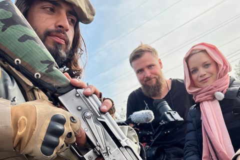 RTL-Fernseh-Reporterin Liv von Boetticher und Producer Christoph Klawitter vor Ort in Kabul