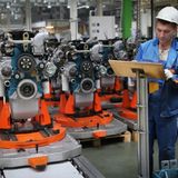 Motorenproduktion bei GAZ in Jaroslawl