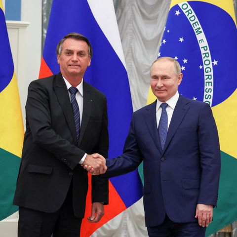 Brasiliens Präsident Jair Bolsonaro und Wladimir Putin bei einem Treffen im Februar 2022 im Kreml ind Moskau, Russland
