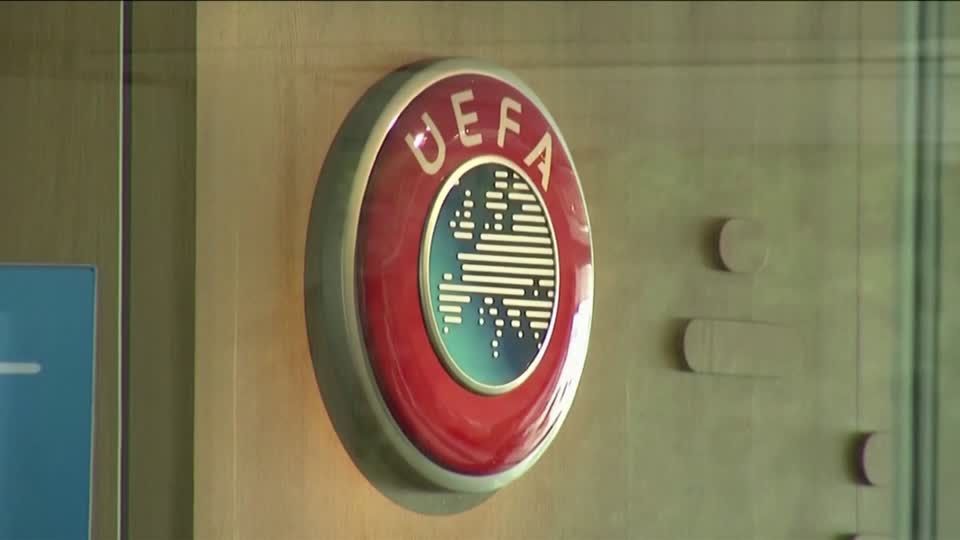 Video: UEFA verlegt Champions-League-Finale nach Paris Video: UEFA verlegt Champions-League-Finale nach Paris